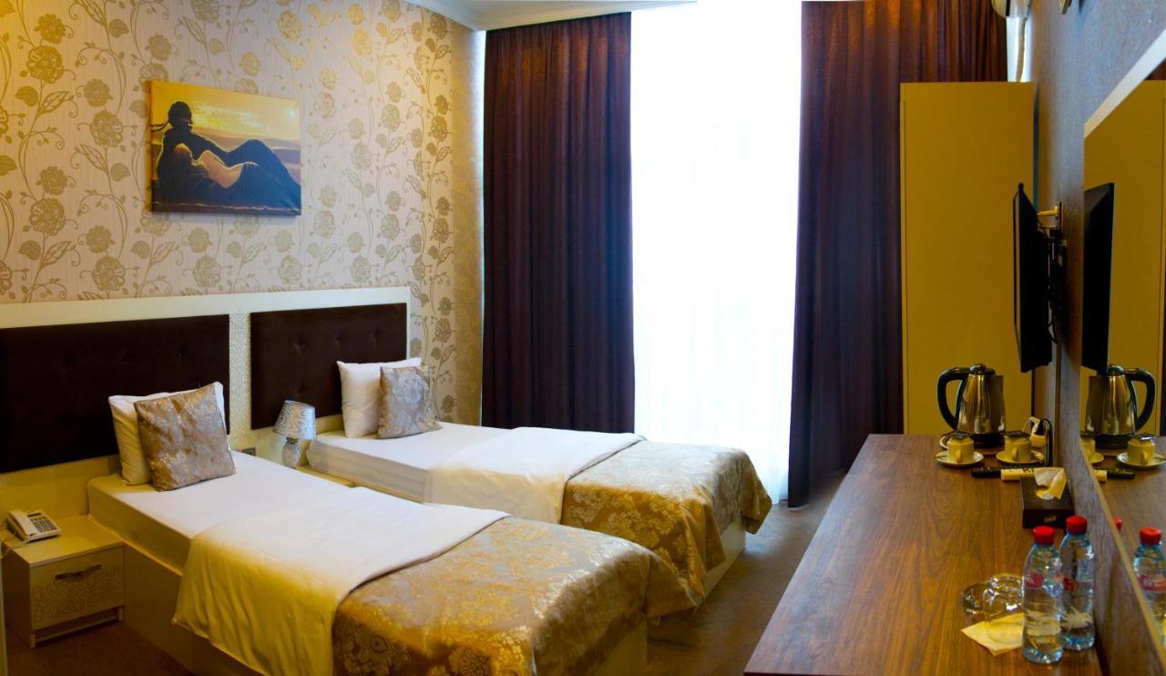 Center Khagani Hotel Baku Bagian luar foto