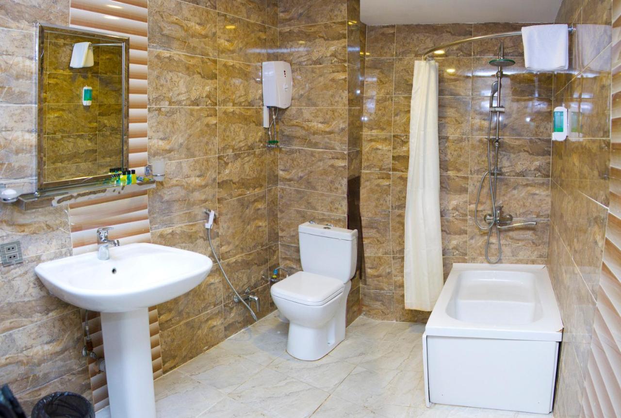 Center Khagani Hotel Baku Bagian luar foto